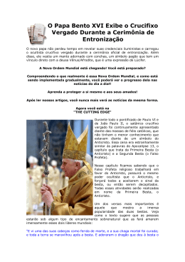O Papa Bento XVI Exibe o Crucifixo Vergado Durante a Cerimônia